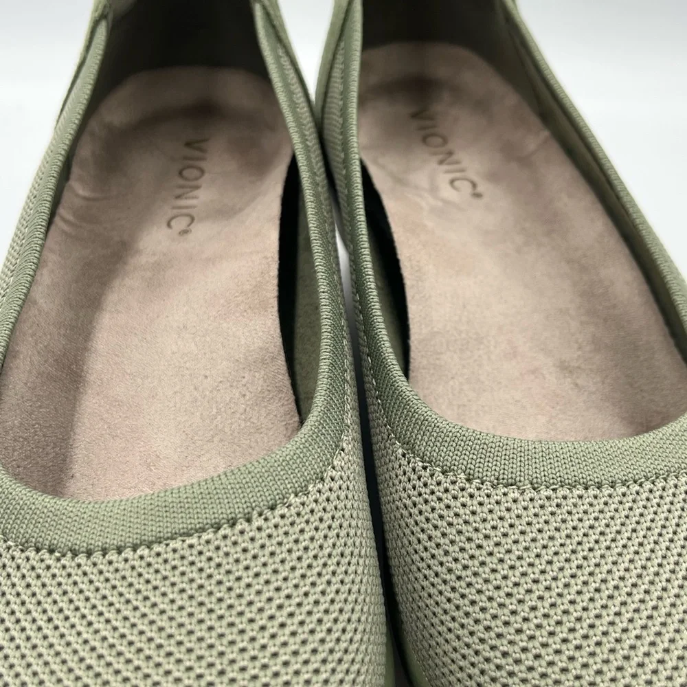 Vionic Army Green Wedge Size 9 - Picture 9 of 16